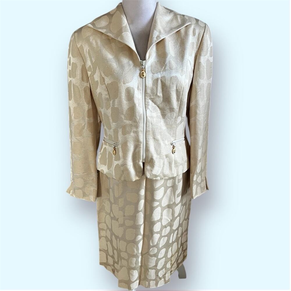 Vintage Christian Dior Women’s Silk suit set size 10 Jacket Skirt Outfit
